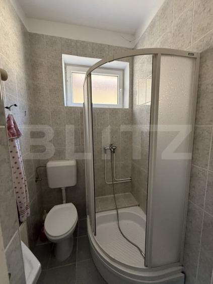 Casă cu 5 camere cu Teren 539 Mp în Central