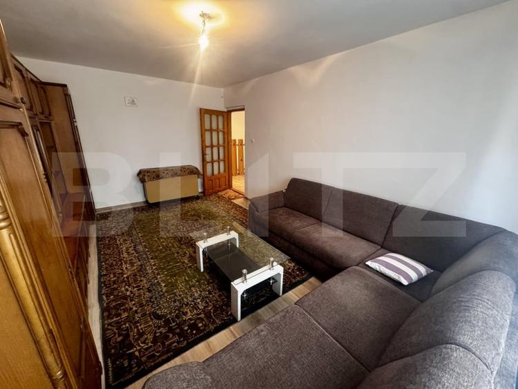 Apartament cu 3 camere decomandat în 1 Mai