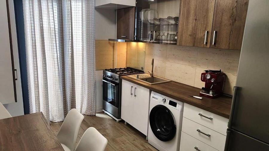Apartament 3 camere, zona Albert - 11