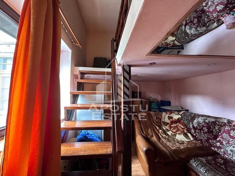 Casa la curte comuna cu doar 5 locatari, in Piata Maria. - 7