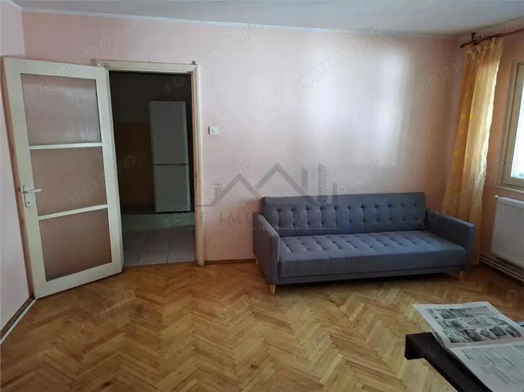 Apartament 2 camere Podu Ros Zona centrala, ideal pentru locuit sau investitie - 2
