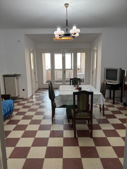 Vanzare Imobil Apartament in vila P+2, etaj 2 - 8