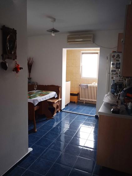 Vand apartam. cu 3 camere confort 1 decomandat,cartier Radu Negru,Brai - 5