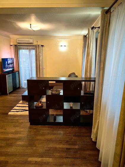Proprietar, inchiriez apartament cu 3 camere de lux in bloc cu 4 nivele la etajul 1 - 7