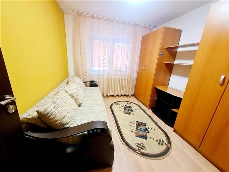 Decomandat cu 2 bai, structura aerisita, Centrul Civic, Brasov - 15