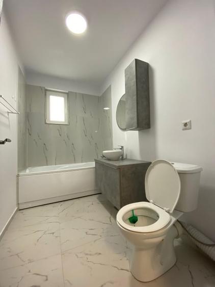 Apartament cu 3 camere semidecomandat, mobilat în Florești