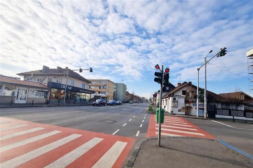 3D! In proximitatea Pietei Tractorul, 2 camere, etaj intermediar, infrastructura - 2