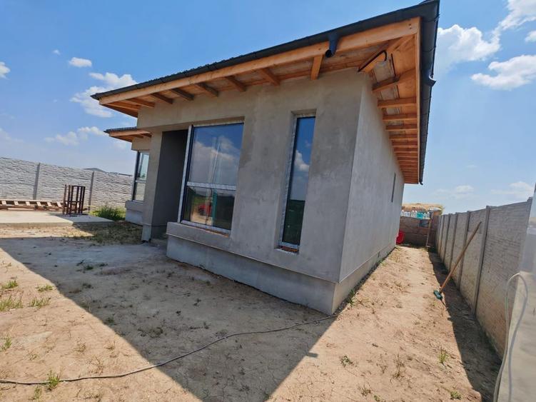 Casa parter 3 camere, dressing, curte 375 mp - 3