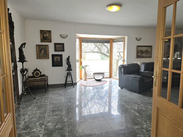 Vila deosebita de vanzare in Otopeni langa ''Ana Aslan'' - arhitectura germana - 2