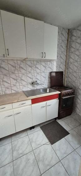 Inchiriez garsoniera - 2