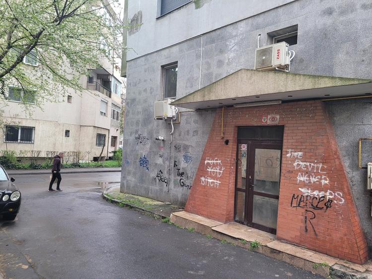 Casa de Cultura, demisol, spatiu comercial 3 camere, 112 mp. - 1