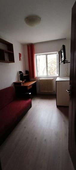 Apartament cu 3 camere decomandat, mobilat în Păcurari