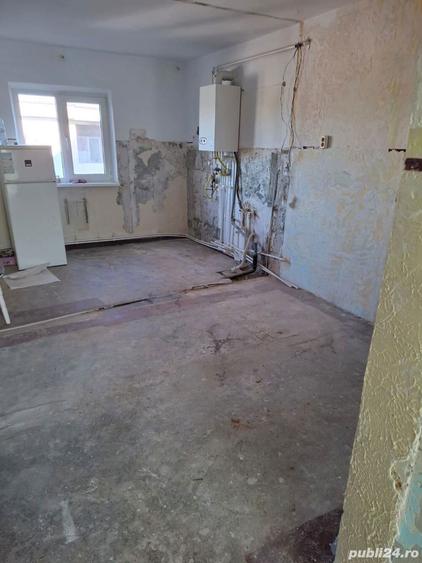 vind apartament cu 3 camere decomandat m2 86 bai doua etaj 4 - 5