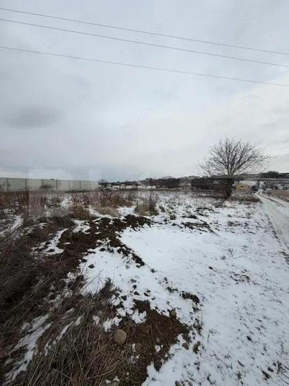 Teren intravilan, 1200 mp, posibilitate de parcelare Lisaura - 1