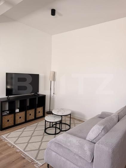 Apartament cu 3 camere semidecomandat, mobilat în Florești