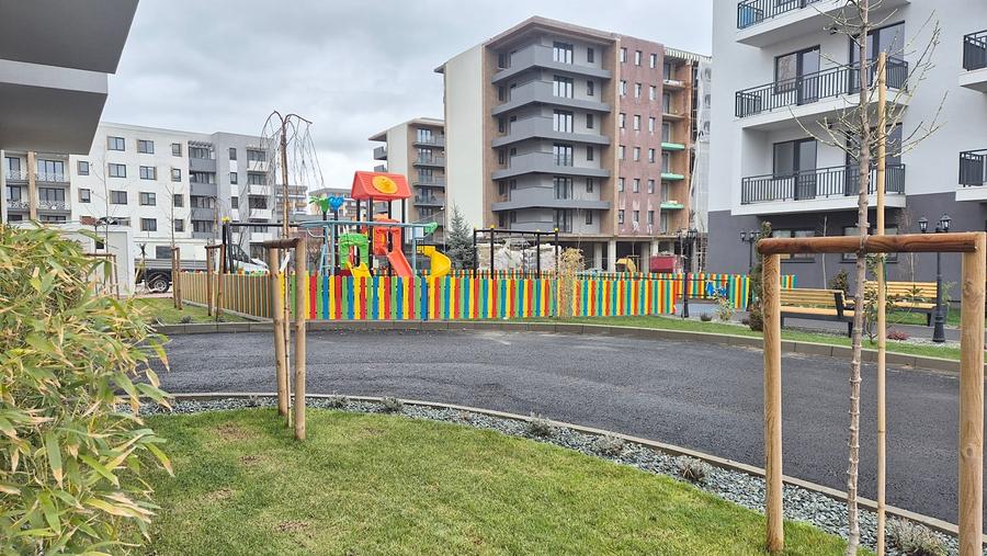 Zona Coresi - str. Ioan Popasu, apartament la prima inchiriere. - 1