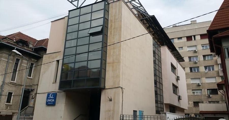 Cladire de birouri de vanzare - randament 9% - 1