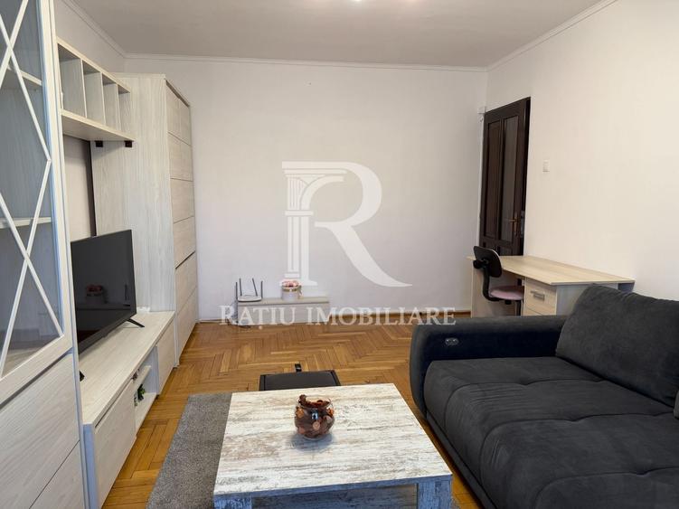 Apartament cu 3 camere decomandat, mobilat în Rogerius