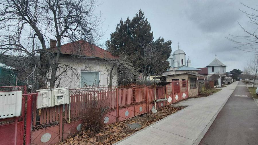 Vand teren Topoloveni - 1