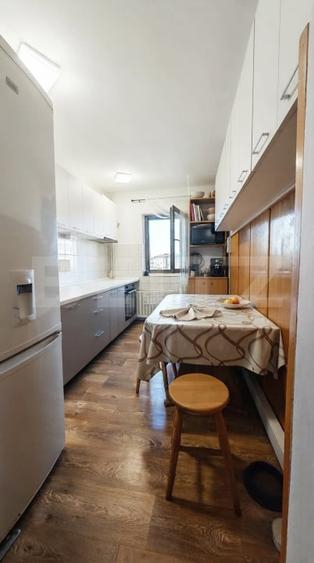 Apartament cu 3 camere decomandat, mobilat în Nufărul