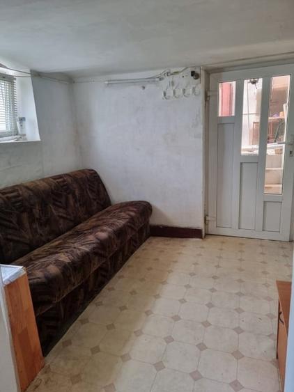 Proprietate spre vanzare,  formata din 2 case suprafata totala 440 mp - 16