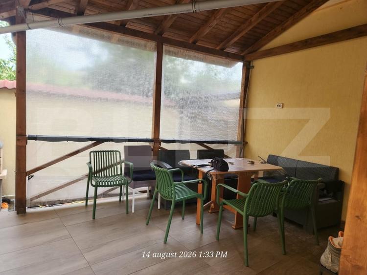 Casă individuală cu 7 camere cu Canalizare în Rovine