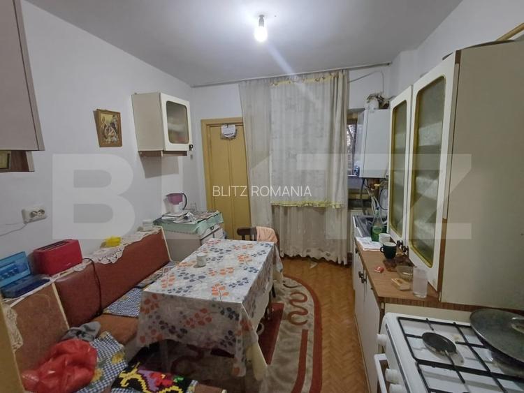 Apartament de vanzare, 3 camere, 70 mp, zona Samboteanu