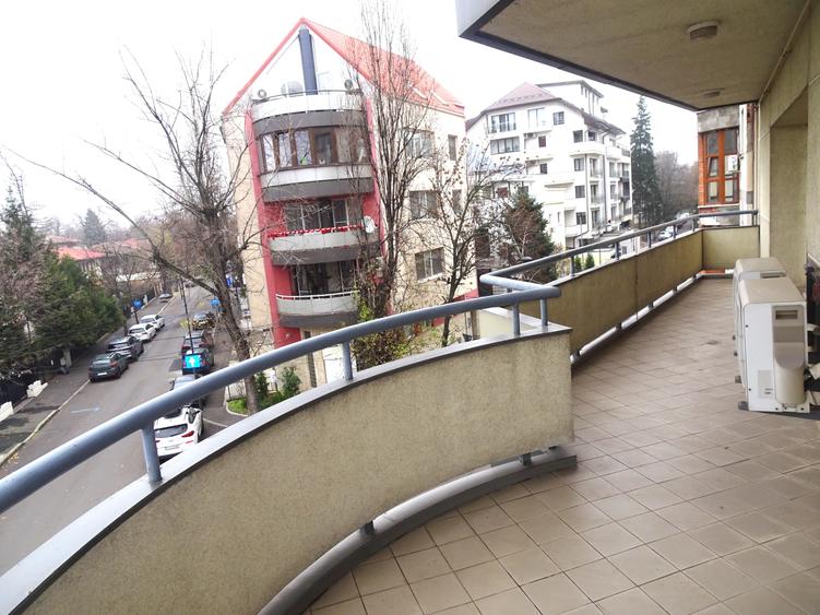 Bloc tip boutique, constr. 2000, parcare subterana si 2 intrari - 8