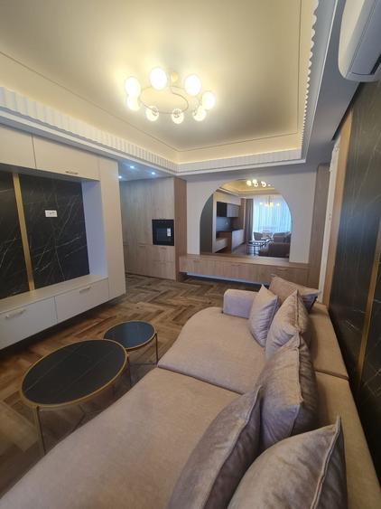 Vand apartament cu trei camere in bloc nou mobilat si utilat - 1