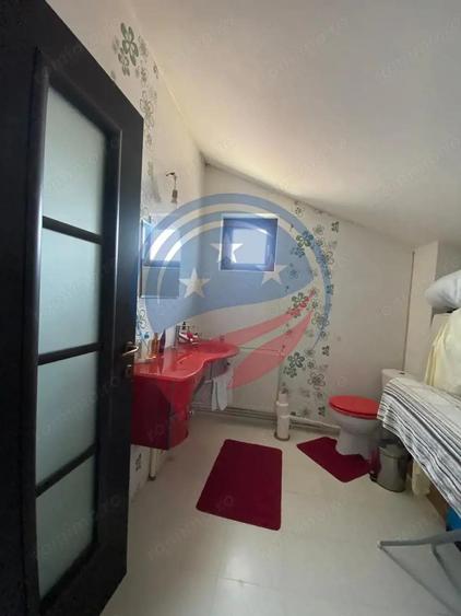 CASA DEOSEBITA APROAPE DE PROMENADA IN EUROCARTIER - 13