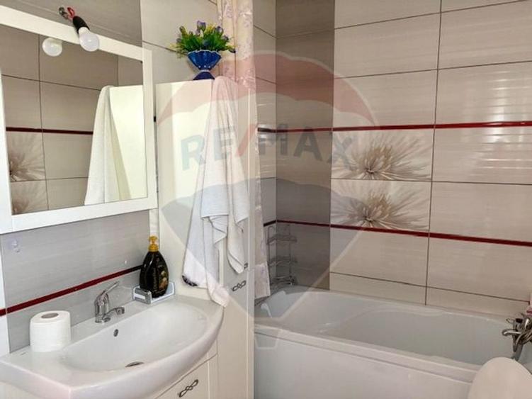 Casă / Vilă cu 5 camere de v&acirc;nzare - 16