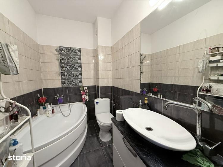 Apartament penthouse - 3 cam,2 bai, terasa mare , 2 locuri de parcare - 6