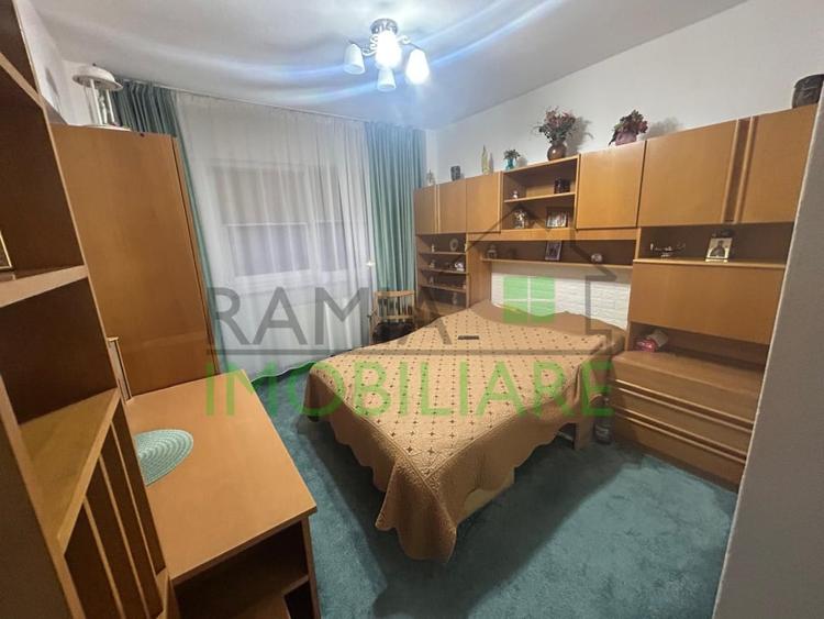 Exclusivitate! Apartament 3 camere decomandat - 10