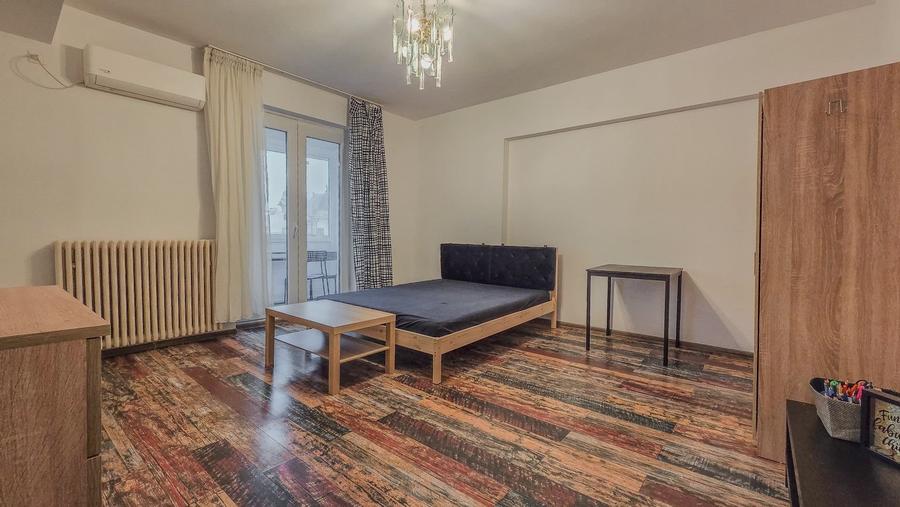 Garsonieră spațioasă de închiriat – Universitate | Str. Academiei - 1