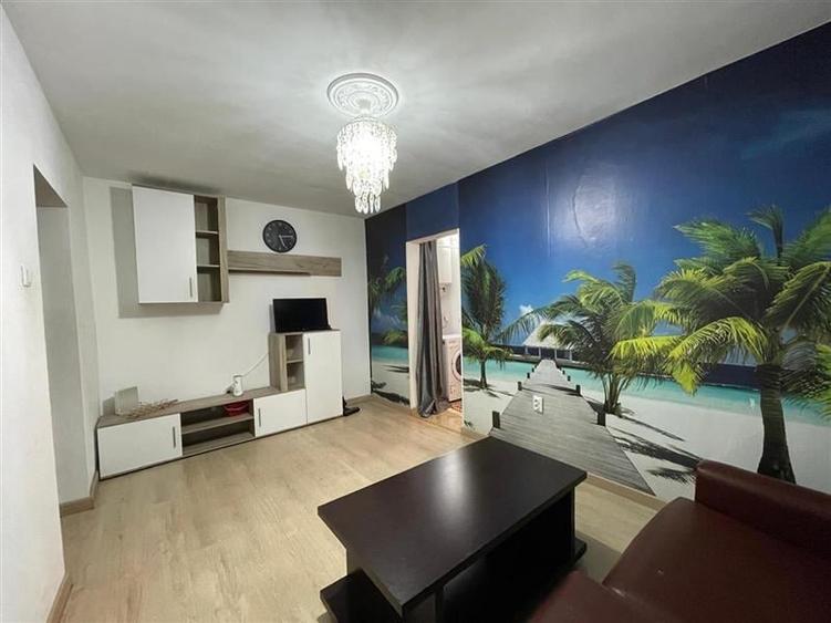 Apartament 3 camere de vanzare zona VEST Tulcea - 2