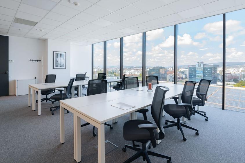 Acces la un spațiu de birou  pentru 10  în Regus Iulius Business Center - 3