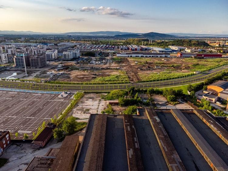 TEREN CU VAD COMERCIAL - 5