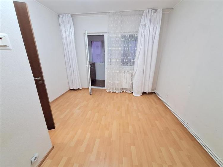 Apartament 2 camere decomandat zona Narcisa - 4