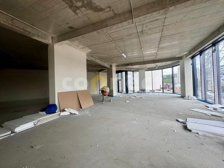 De inchiriat : spatiu comercial 275 mp, inaltime de 4 m - 3