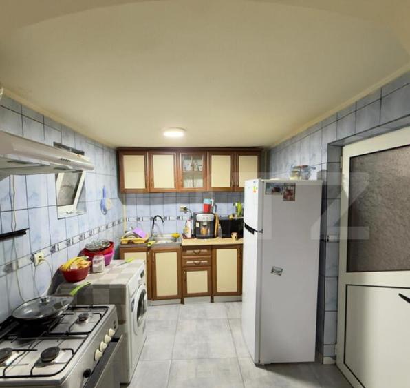 Casa de vanzare, la 11 km de Targu Jiu - 2