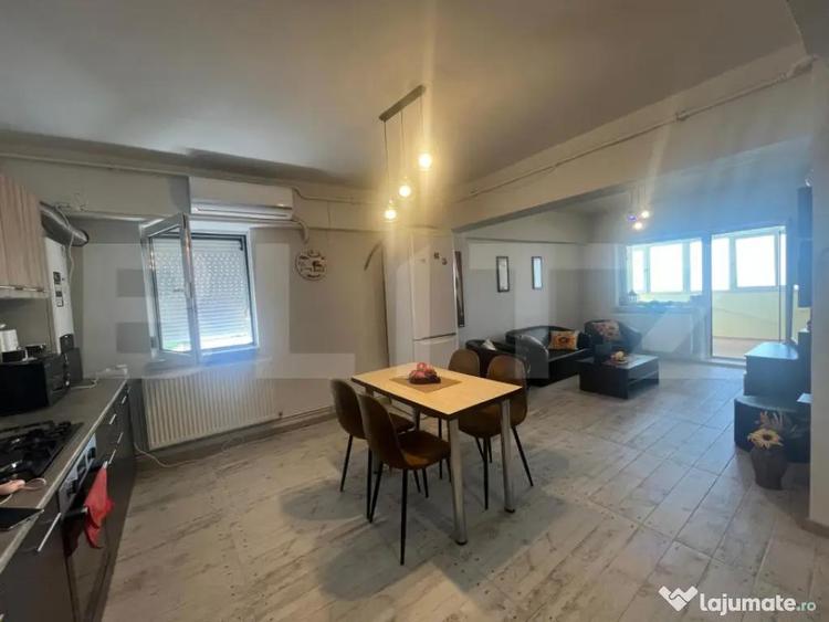 Apartament cu 3 camere decomandat, mobilat în Craiovița Nouă
