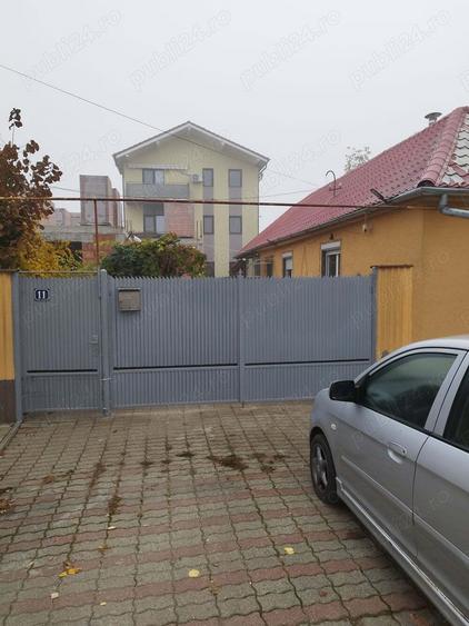 Vand 2 case una locuibila de 74 mp plus casa in constructie cu parterul si placa turnata - 2
