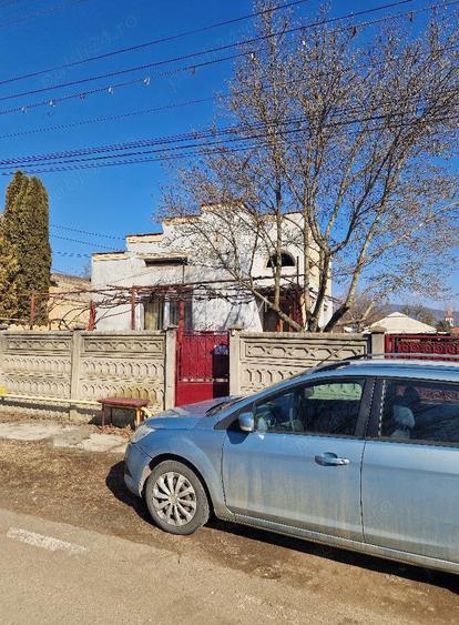 Vand casa la tara Vand casa la tara
