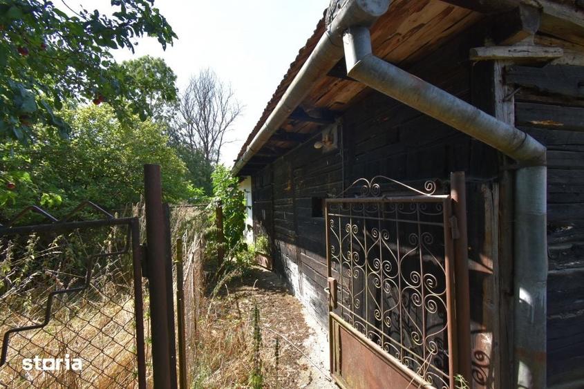 Casă cu 3 camere cu Teren 1500 Mp în Sava