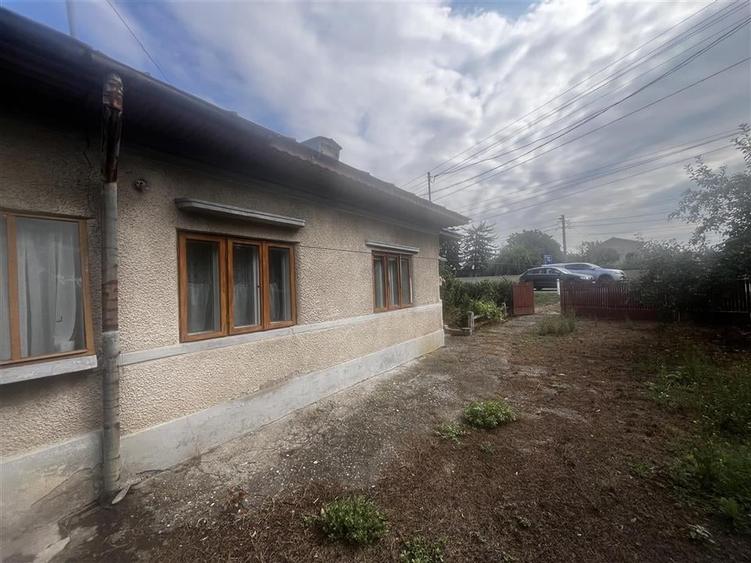 Oportunitate unica  Casa + 2.300 /? teren, deschidere DN1 - 4