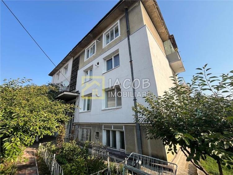 Parter inalt, str. Oituz 65, Bacau, 2 camere - 10