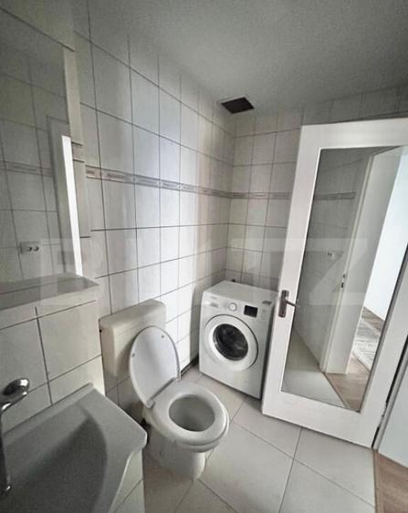 Apartament 3 camere, decomandat, in INIMA ORASULUI - 4