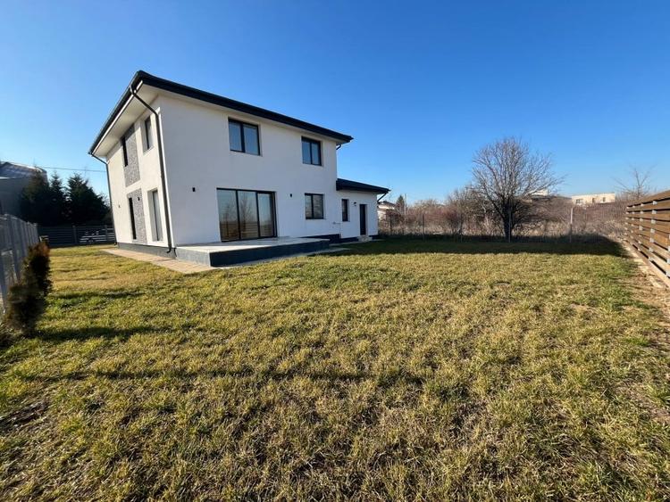 De vanzare vila individuala 5 camere garaj toate utilitatile Corbeanca - 7