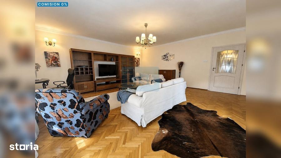 Apartament cu 4 camere decomandat în Zorilor