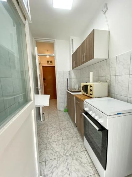 Garsoniera, 28 mp, etaj 3/4, zona Lacul Tei - 4 minute pama la parcul Circului - 9